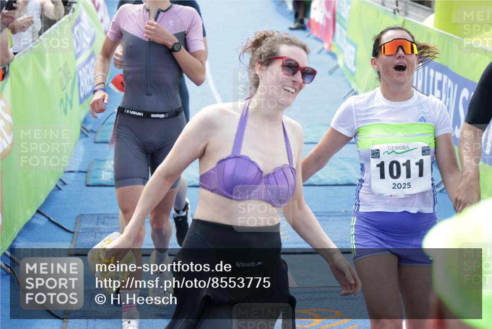 10.08.2025 - GEWOBA Citytriathlon Bremen H.Heesch http://msf.ph/oto/8553775 10.08.2025 14:02:11 Ziel 597, 627, 661, 912, 1011 meine-sportfotos.de