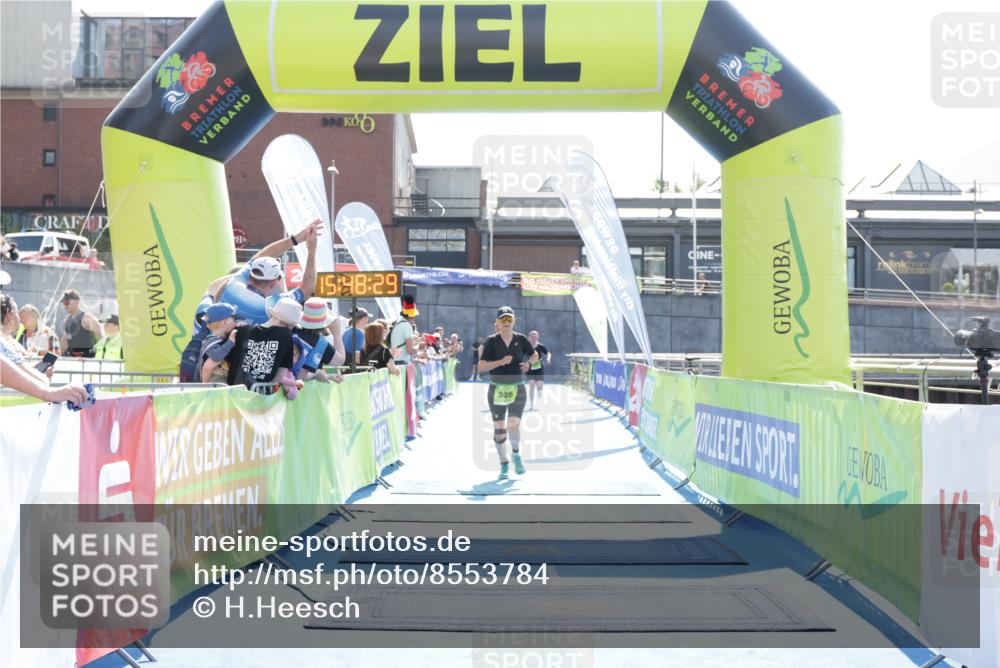10.08.2025 - GEWOBA Citytriathlon Bremen H.Heesch http://msf.ph/oto/8553784 10.08.2025 15:48:33 Ziel 355 meine-sportfotos.de
