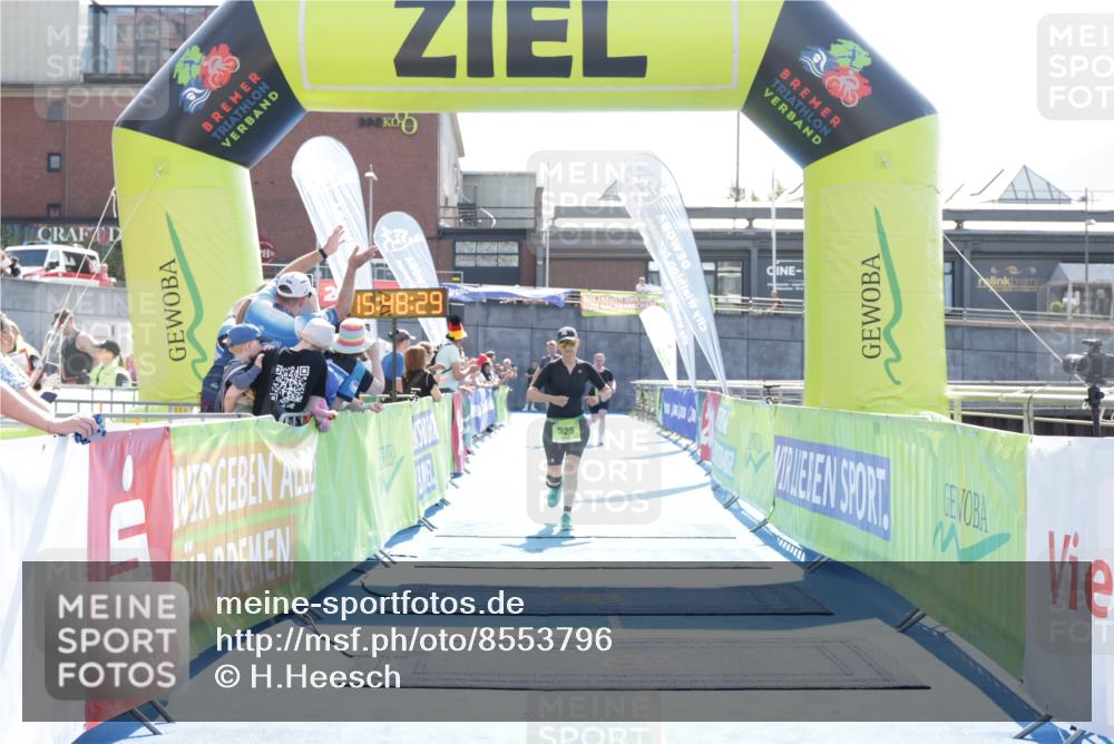 10.08.2025 - GEWOBA Citytriathlon Bremen H.Heesch http://msf.ph/oto/8553796 10.08.2025 15:48:33 Ziel 355 meine-sportfotos.de