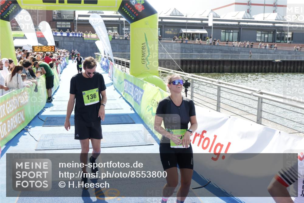 10.08.2025 - GEWOBA Citytriathlon Bremen H.Heesch http://msf.ph/oto/8553800 10.08.2025 15:15:37 Ziel 43, 68, 136, 217, 229, 427 meine-sportfotos.de
