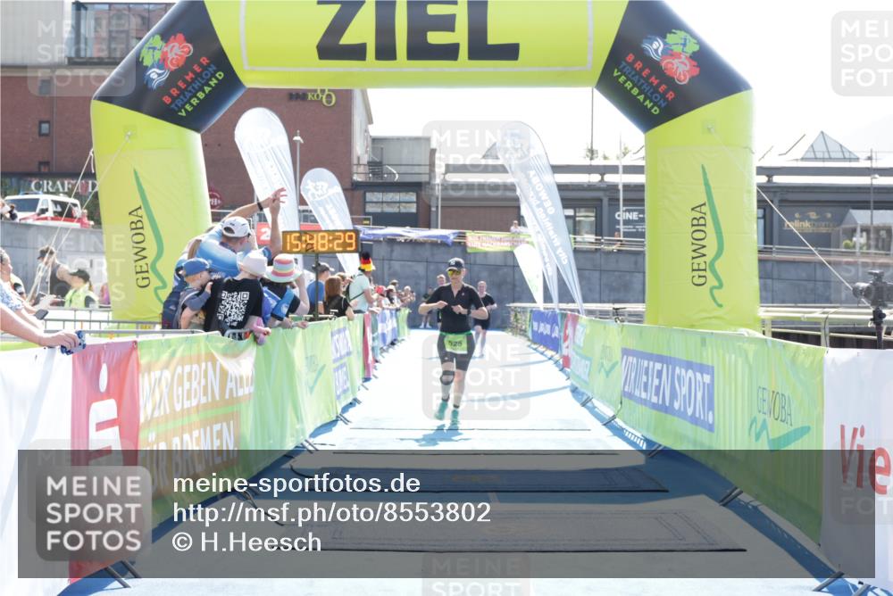 10.08.2025 - GEWOBA Citytriathlon Bremen H.Heesch http://msf.ph/oto/8553802 10.08.2025 15:48:33 Ziel 355 meine-sportfotos.de