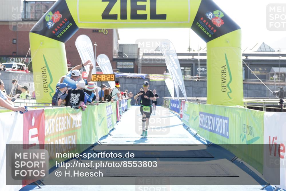 10.08.2025 - GEWOBA Citytriathlon Bremen H.Heesch http://msf.ph/oto/8553803 10.08.2025 15:48:33 Ziel 355 meine-sportfotos.de