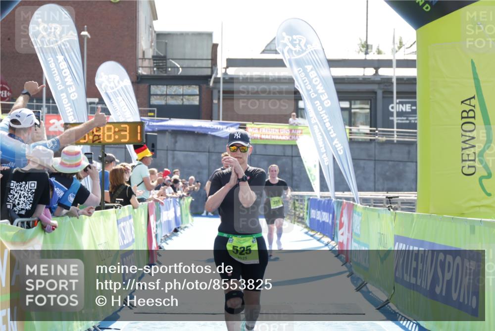 10.08.2025 - GEWOBA Citytriathlon Bremen H.Heesch http://msf.ph/oto/8553825 10.08.2025 15:48:35 Ziel 355 meine-sportfotos.de