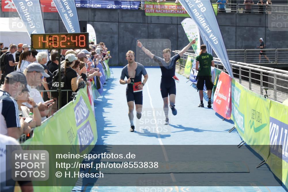 10.08.2025 - GEWOBA Citytriathlon Bremen H.Heesch http://msf.ph/oto/8553838 10.08.2025 14:02:52 Ziel 613, 618, 710, 801 meine-sportfotos.de