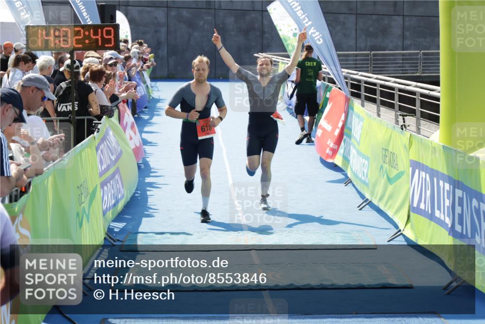 10.08.2025 - GEWOBA Citytriathlon Bremen H.Heesch http://msf.ph/oto/8553846 10.08.2025 14:02:52 Ziel 613, 618, 710, 801 meine-sportfotos.de