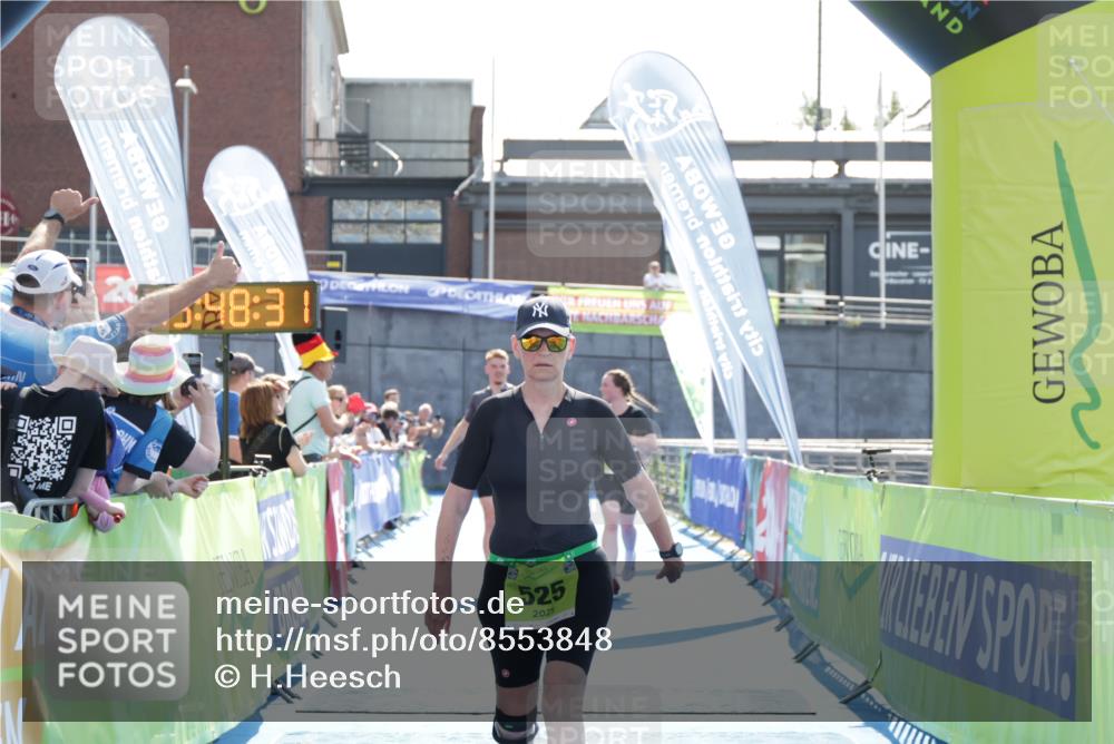10.08.2025 - GEWOBA Citytriathlon Bremen H.Heesch http://msf.ph/oto/8553848 10.08.2025 15:48:35 Ziel 355 meine-sportfotos.de