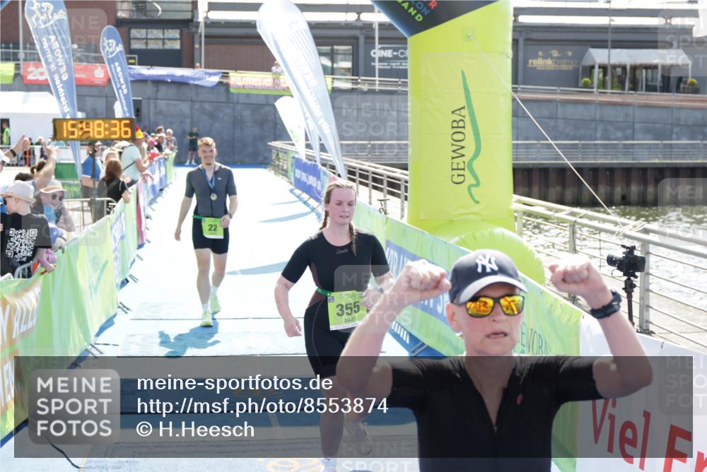 10.08.2025 - GEWOBA Citytriathlon Bremen H.Heesch http://msf.ph/oto/8553874 10.08.2025 15:48:40 Ziel 355 meine-sportfotos.de
