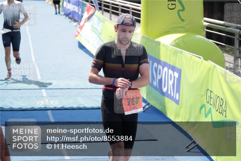 10.08.2025 - GEWOBA Citytriathlon Bremen H.Heesch http://msf.ph/oto/8553884 10.08.2025 14:03:10 Ziel 644, 768, 799 meine-sportfotos.de