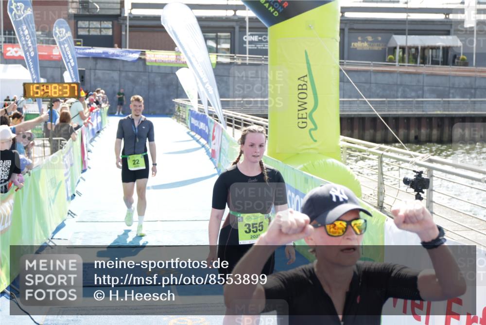 10.08.2025 - GEWOBA Citytriathlon Bremen H.Heesch http://msf.ph/oto/8553899 10.08.2025 15:48:41 Ziel 355 meine-sportfotos.de