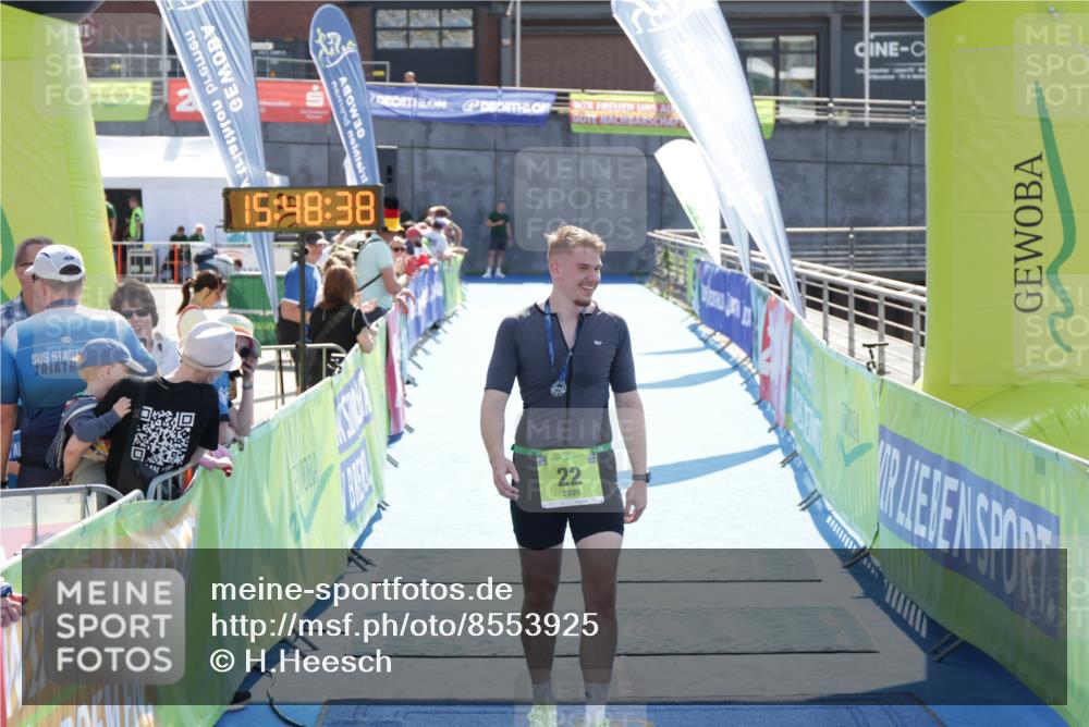 10.08.2025 - GEWOBA Citytriathlon Bremen H.Heesch http://msf.ph/oto/8553925 10.08.2025 15:48:42 Ziel 355 meine-sportfotos.de