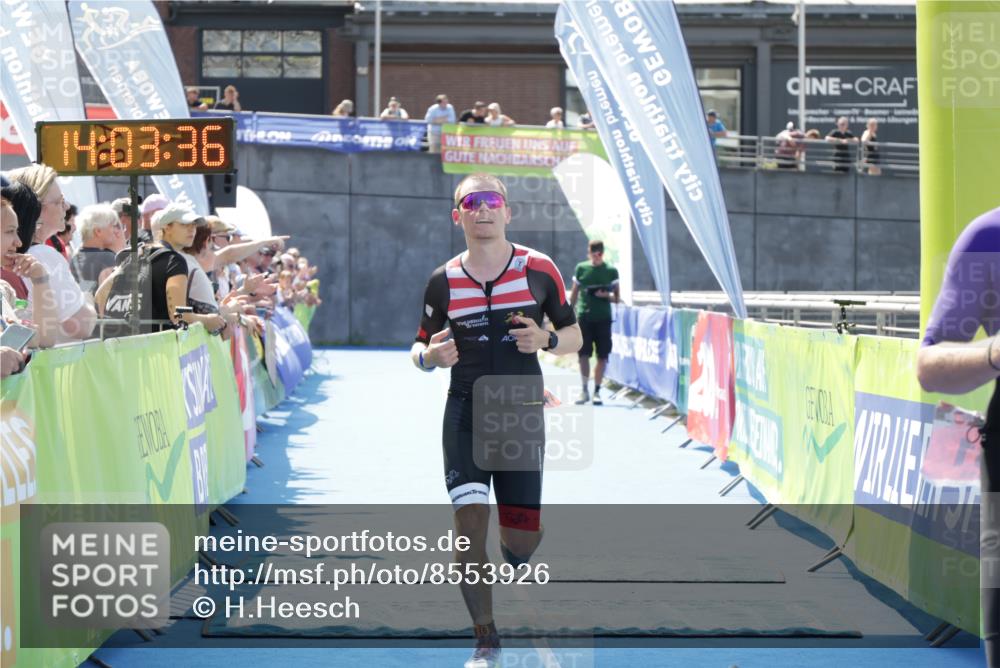 10.08.2025 - GEWOBA Citytriathlon Bremen H.Heesch http://msf.ph/oto/8553926 10.08.2025 14:03:40 Ziel 651, 763 meine-sportfotos.de