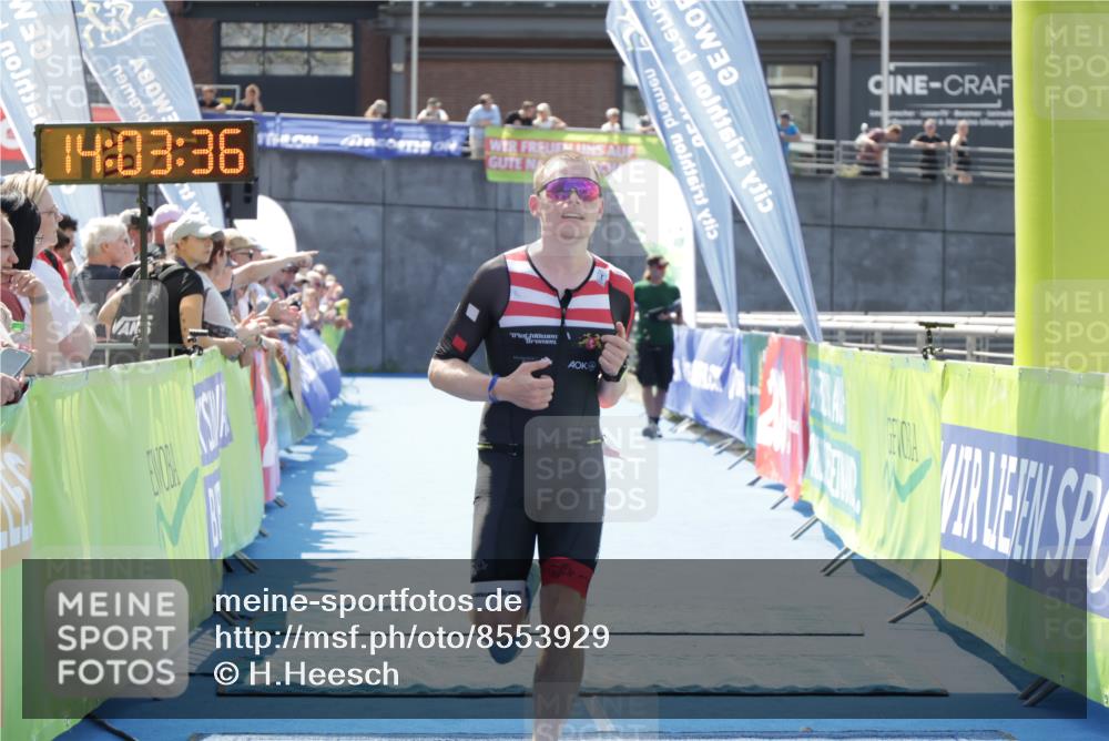 10.08.2025 - GEWOBA Citytriathlon Bremen H.Heesch http://msf.ph/oto/8553929 10.08.2025 14:03:40 Ziel 651, 763 meine-sportfotos.de