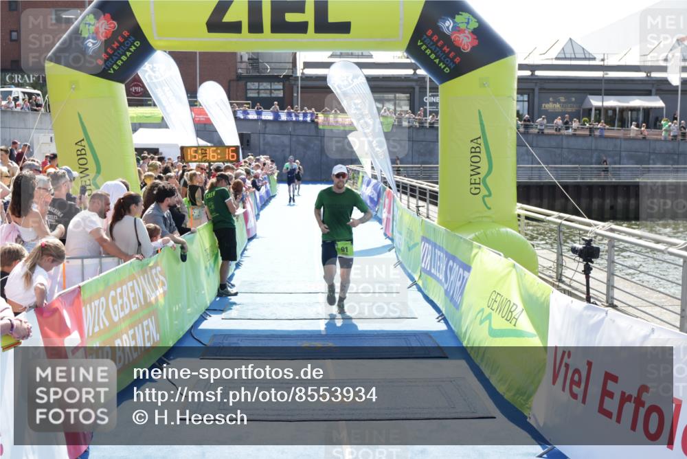 10.08.2025 - GEWOBA Citytriathlon Bremen H.Heesch http://msf.ph/oto/8553934 10.08.2025 15:16:20 Ziel 91, 297 meine-sportfotos.de