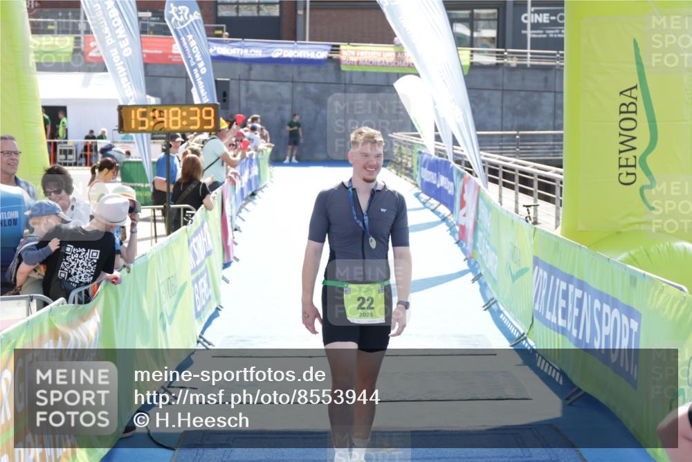 10.08.2025 - GEWOBA Citytriathlon Bremen H.Heesch http://msf.ph/oto/8553944 10.08.2025 15:48:43 Ziel 355 meine-sportfotos.de