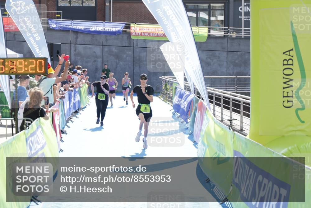 10.08.2025 - GEWOBA Citytriathlon Bremen H.Heesch http://msf.ph/oto/8553953 10.08.2025 15:49:24 Ziel 364 meine-sportfotos.de