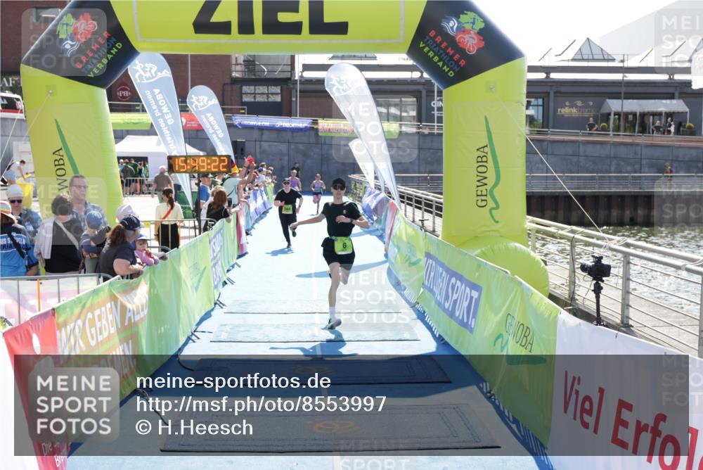 10.08.2025 - GEWOBA Citytriathlon Bremen H.Heesch http://msf.ph/oto/8553997 10.08.2025 15:49:26 Ziel 6, 364, 476, 477 meine-sportfotos.de