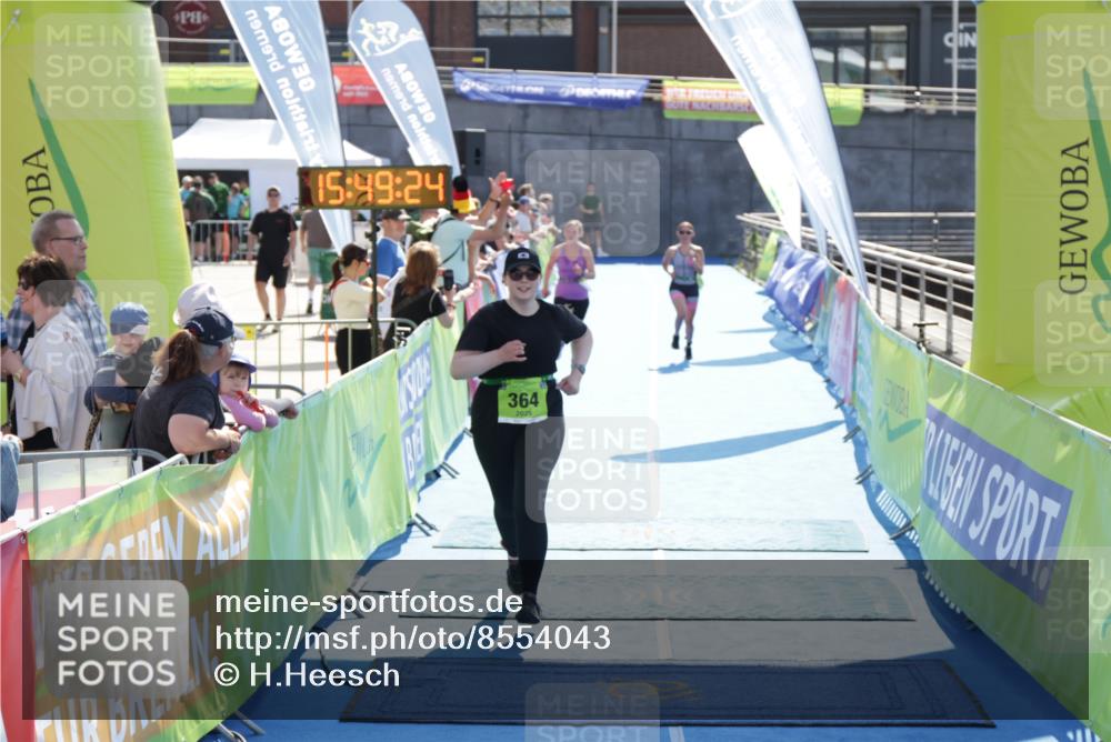 10.08.2025 - GEWOBA Citytriathlon Bremen H.Heesch http://msf.ph/oto/8554043 10.08.2025 15:49:28 Ziel 6, 364, 476, 477 meine-sportfotos.de