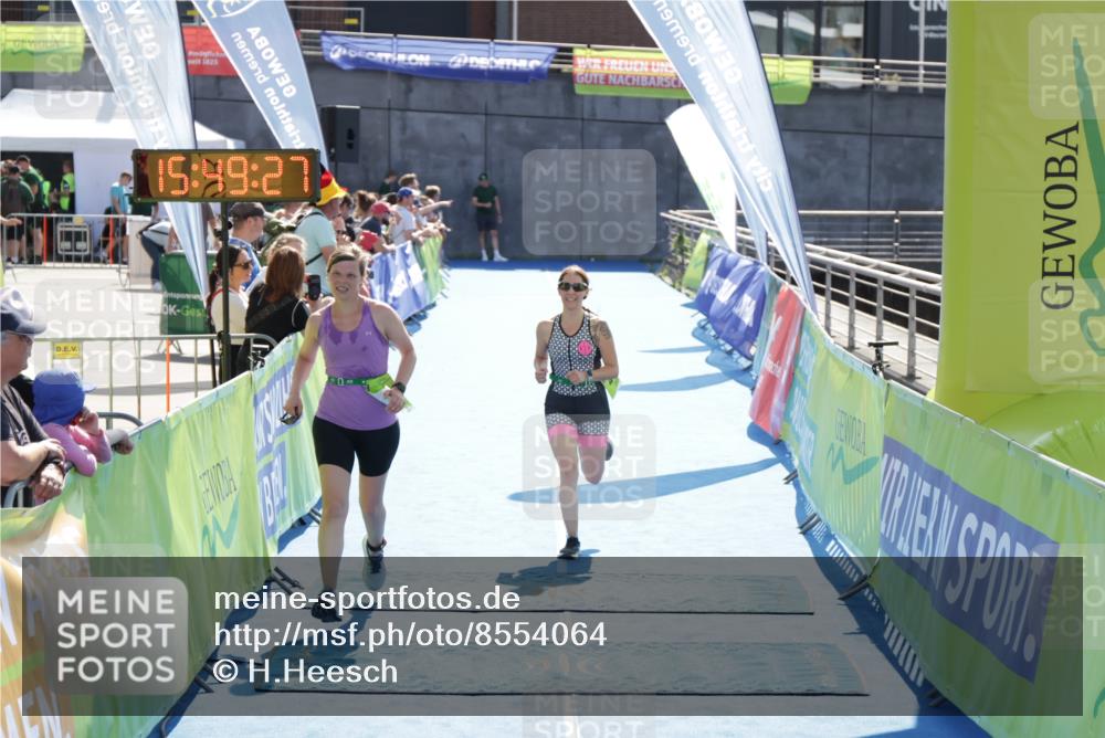 10.08.2025 - GEWOBA Citytriathlon Bremen H.Heesch http://msf.ph/oto/8554064 10.08.2025 15:49:31 Ziel 6, 364, 476, 477 meine-sportfotos.de