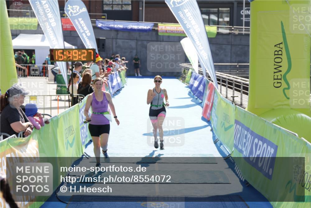 10.08.2025 - GEWOBA Citytriathlon Bremen H.Heesch http://msf.ph/oto/8554072 10.08.2025 15:49:31 Ziel 6, 364, 476, 477 meine-sportfotos.de