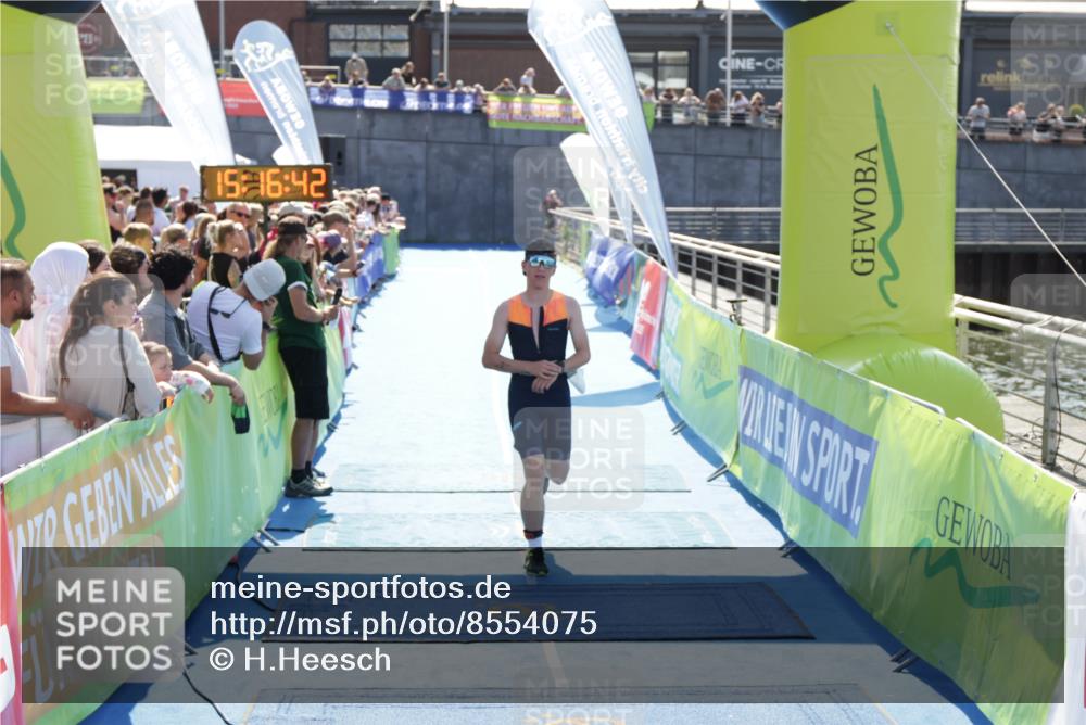 10.08.2025 - GEWOBA Citytriathlon Bremen H.Heesch http://msf.ph/oto/8554075 10.08.2025 15:16:45 Ziel 4, 197 meine-sportfotos.de