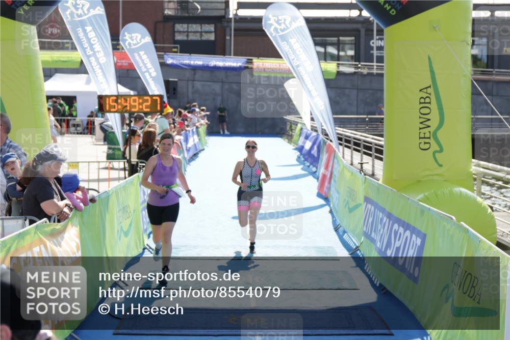 10.08.2025 - GEWOBA Citytriathlon Bremen H.Heesch http://msf.ph/oto/8554079 10.08.2025 15:49:32 Ziel 6, 364, 476, 477 meine-sportfotos.de