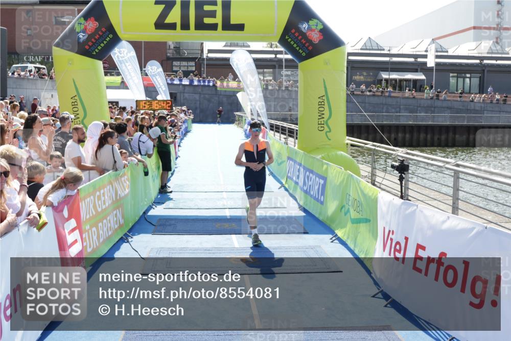 10.08.2025 - GEWOBA Citytriathlon Bremen H.Heesch http://msf.ph/oto/8554081 10.08.2025 15:16:46 Ziel 4, 197 meine-sportfotos.de