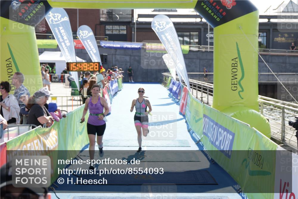 10.08.2025 - GEWOBA Citytriathlon Bremen H.Heesch http://msf.ph/oto/8554093 10.08.2025 15:49:32 Ziel 6, 364, 476, 477 meine-sportfotos.de