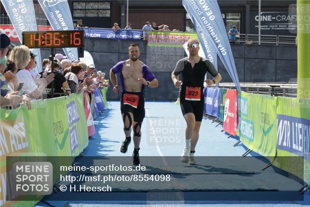 10.08.2025 - GEWOBA Citytriathlon Bremen H.Heesch http://msf.ph/oto/8554098 10.08.2025 14:06:20 Ziel 605, 623, 660 meine-sportfotos.de