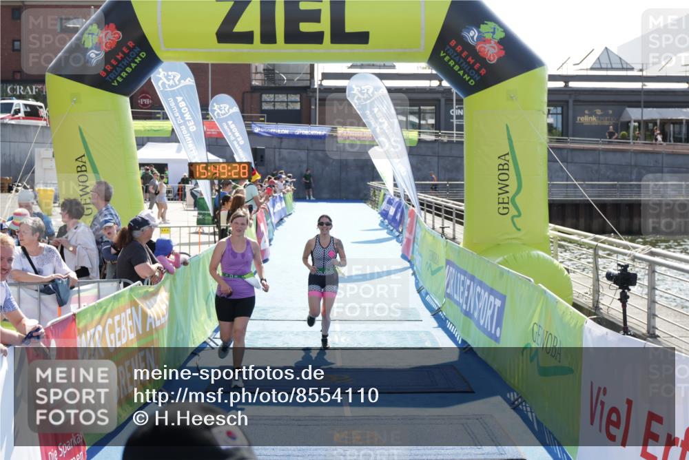 10.08.2025 - GEWOBA Citytriathlon Bremen H.Heesch http://msf.ph/oto/8554110 10.08.2025 15:49:32 Ziel 6, 364, 476, 477 meine-sportfotos.de