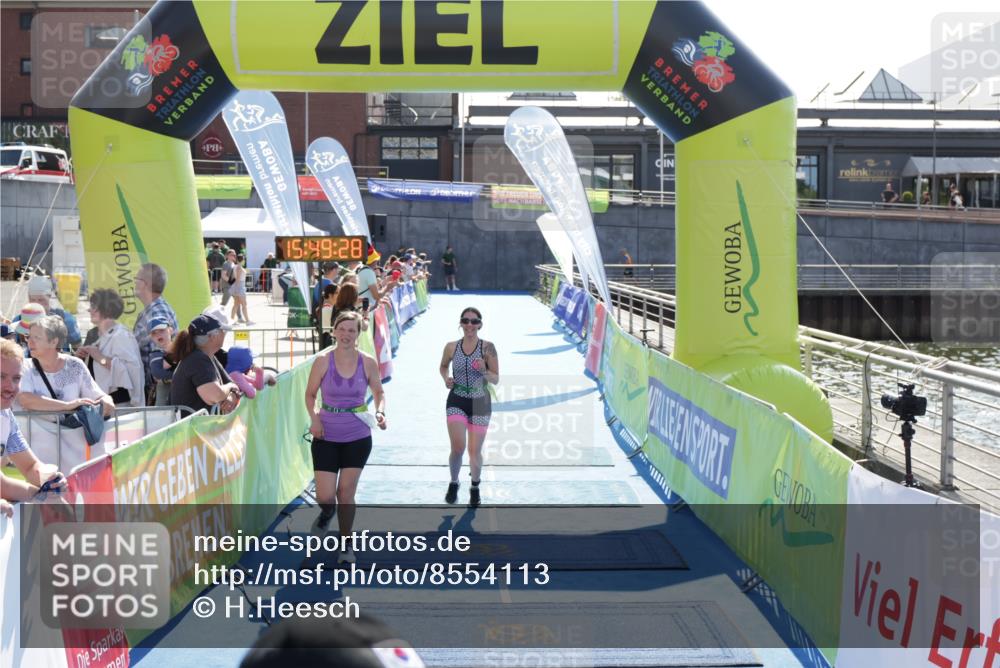 10.08.2025 - GEWOBA Citytriathlon Bremen H.Heesch http://msf.ph/oto/8554113 10.08.2025 15:49:32 Ziel 6, 364, 476, 477 meine-sportfotos.de