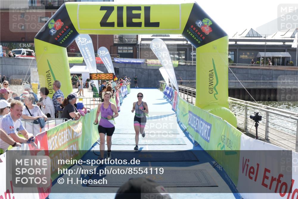 10.08.2025 - GEWOBA Citytriathlon Bremen H.Heesch http://msf.ph/oto/8554119 10.08.2025 15:49:32 Ziel 6, 364, 476, 477 meine-sportfotos.de