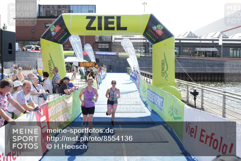 10.08.2025 - GEWOBA Citytriathlon Bremen H.Heesch http://msf.ph/oto/8554136 10.08.2025 15:49:33 Ziel 6, 364, 476, 477 meine-sportfotos.de