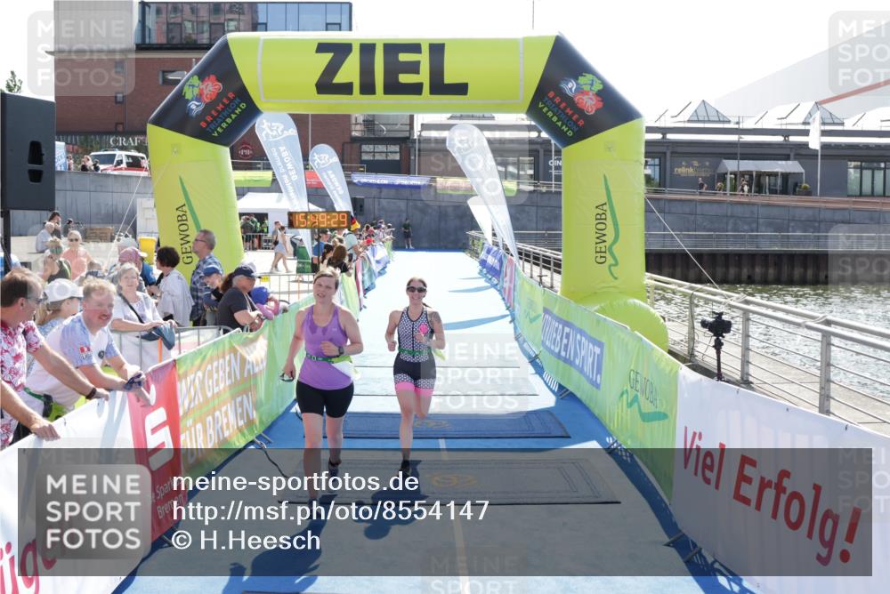 10.08.2025 - GEWOBA Citytriathlon Bremen H.Heesch http://msf.ph/oto/8554147 10.08.2025 15:49:33 Ziel 6, 364, 476, 477 meine-sportfotos.de