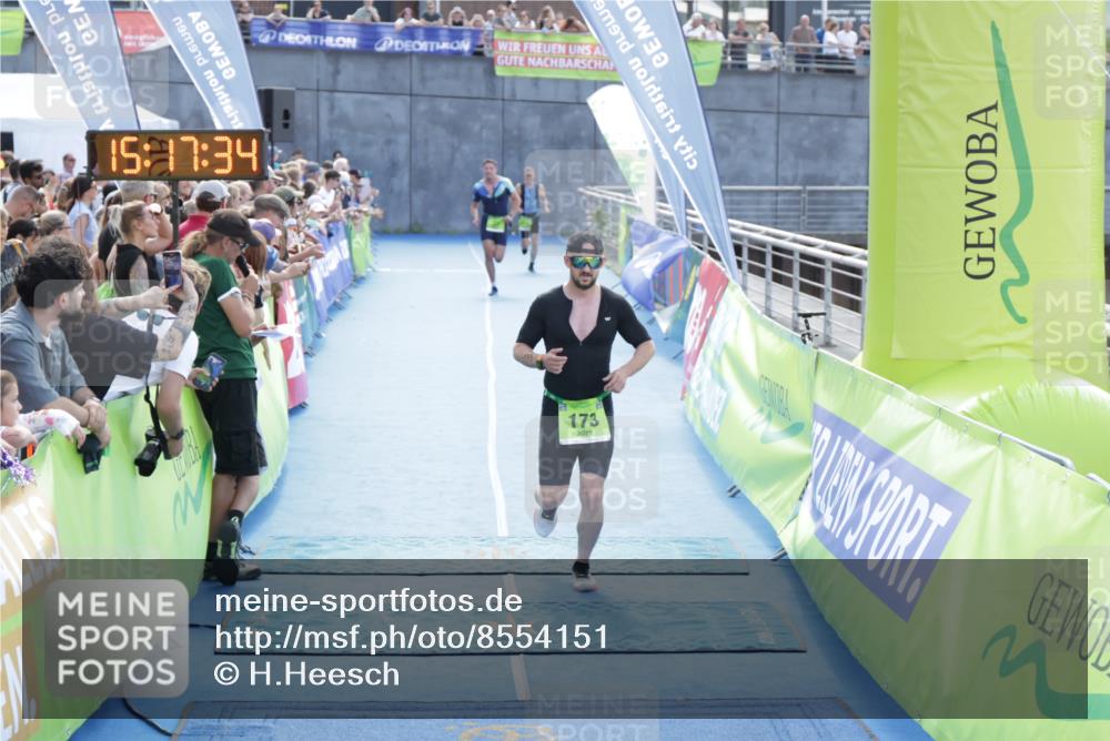 10.08.2025 - GEWOBA Citytriathlon Bremen H.Heesch http://msf.ph/oto/8554151 10.08.2025 15:17:38 Ziel 173 meine-sportfotos.de