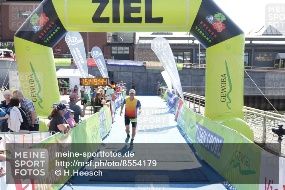 10.08.2025 - GEWOBA Citytriathlon Bremen H.Heesch http://msf.ph/oto/8554179 10.08.2025 15:49:48 Ziel 324 meine-sportfotos.de