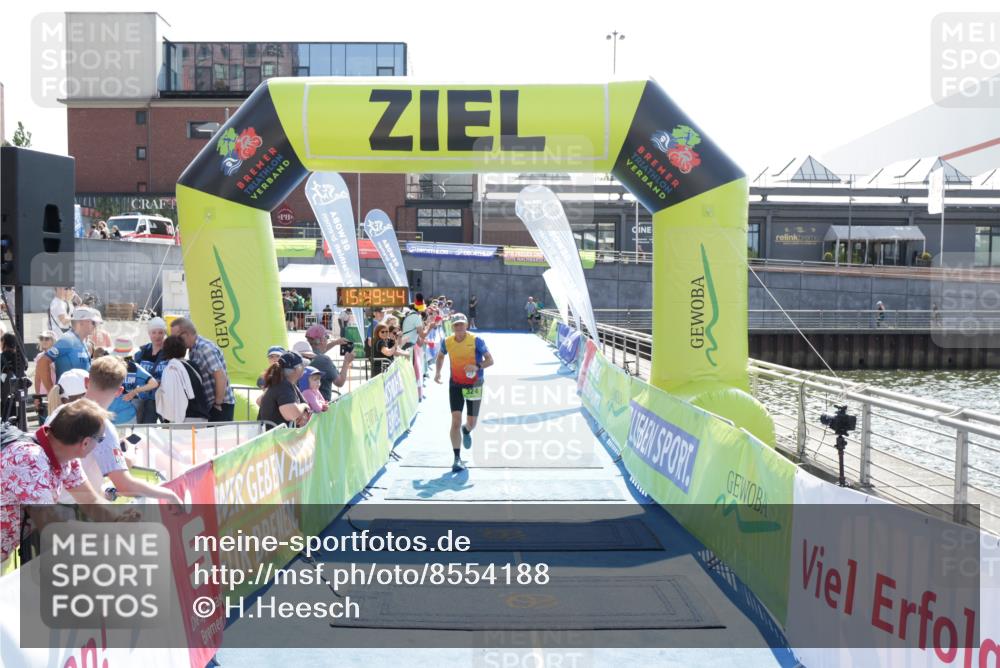 10.08.2025 - GEWOBA Citytriathlon Bremen H.Heesch http://msf.ph/oto/8554188 10.08.2025 15:49:48 Ziel 324 meine-sportfotos.de