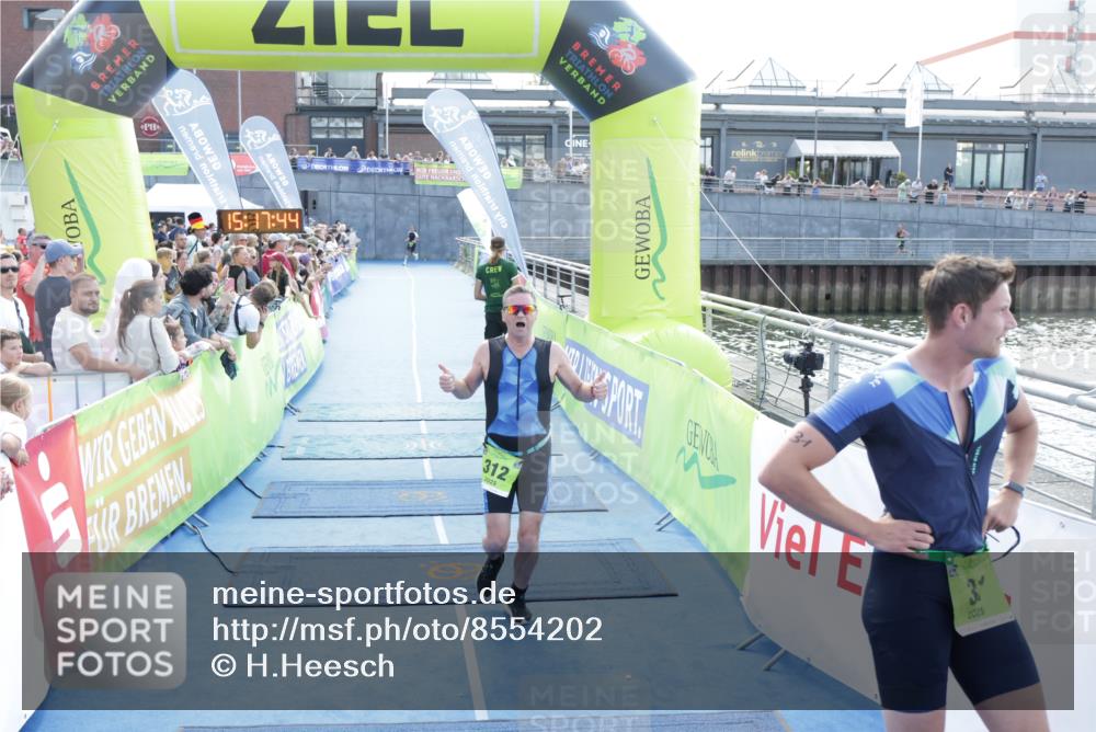 10.08.2025 - GEWOBA Citytriathlon Bremen H.Heesch http://msf.ph/oto/8554202 10.08.2025 15:17:48 Ziel 31, 312 meine-sportfotos.de