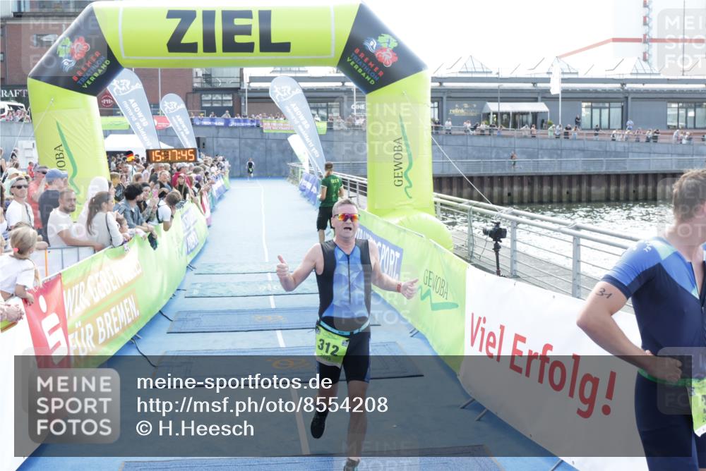 10.08.2025 - GEWOBA Citytriathlon Bremen H.Heesch http://msf.ph/oto/8554208 10.08.2025 15:17:49 Ziel 31, 312 meine-sportfotos.de