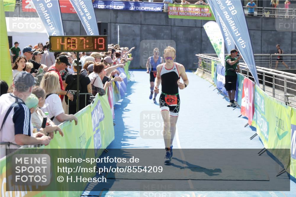 10.08.2025 - GEWOBA Citytriathlon Bremen H.Heesch http://msf.ph/oto/8554209 10.08.2025 14:07:22 Ziel 621, 727, 837, 867, 898 meine-sportfotos.de