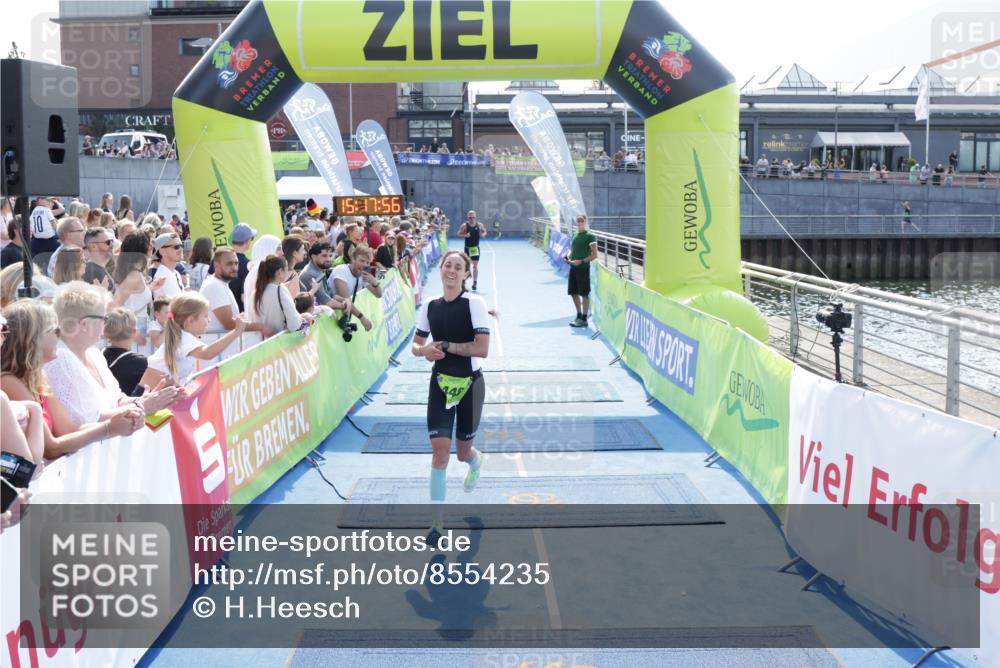 10.08.2025 - GEWOBA Citytriathlon Bremen H.Heesch http://msf.ph/oto/8554235 10.08.2025 15:18:00 Ziel 235, 446 meine-sportfotos.de