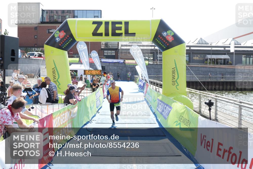 10.08.2025 - GEWOBA Citytriathlon Bremen H.Heesch http://msf.ph/oto/8554236 10.08.2025 15:49:49 Ziel 324 meine-sportfotos.de
