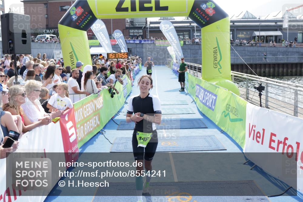 10.08.2025 - GEWOBA Citytriathlon Bremen H.Heesch http://msf.ph/oto/8554241 10.08.2025 15:18:00 Ziel 235, 446 meine-sportfotos.de