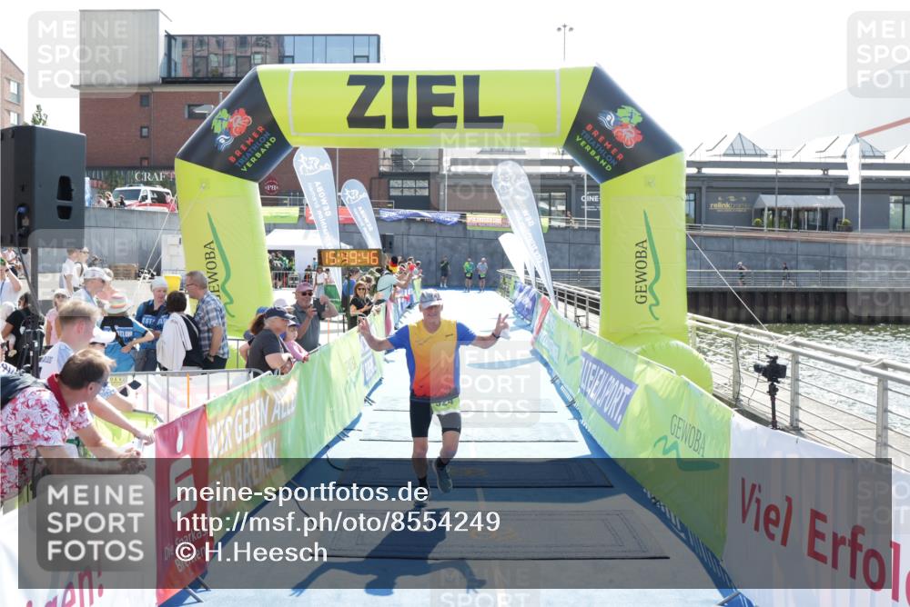 10.08.2025 - GEWOBA Citytriathlon Bremen H.Heesch http://msf.ph/oto/8554249 10.08.2025 15:49:50 Ziel 324 meine-sportfotos.de
