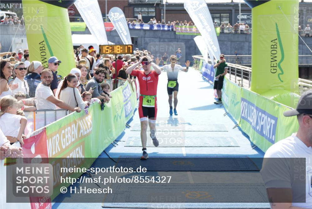 10.08.2025 - GEWOBA Citytriathlon Bremen H.Heesch http://msf.ph/oto/8554327 10.08.2025 15:18:21 Ziel 41, 45, 101, 126, 143 meine-sportfotos.de