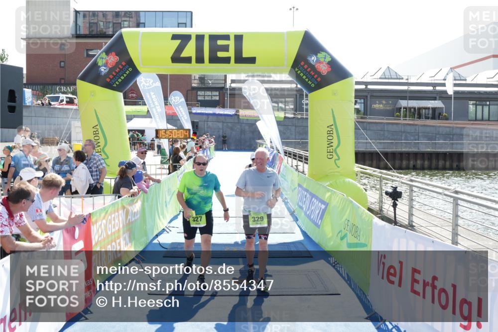10.08.2025 - GEWOBA Citytriathlon Bremen H.Heesch http://msf.ph/oto/8554347 10.08.2025 15:50:08 Ziel 327, 329, 340, 528 meine-sportfotos.de