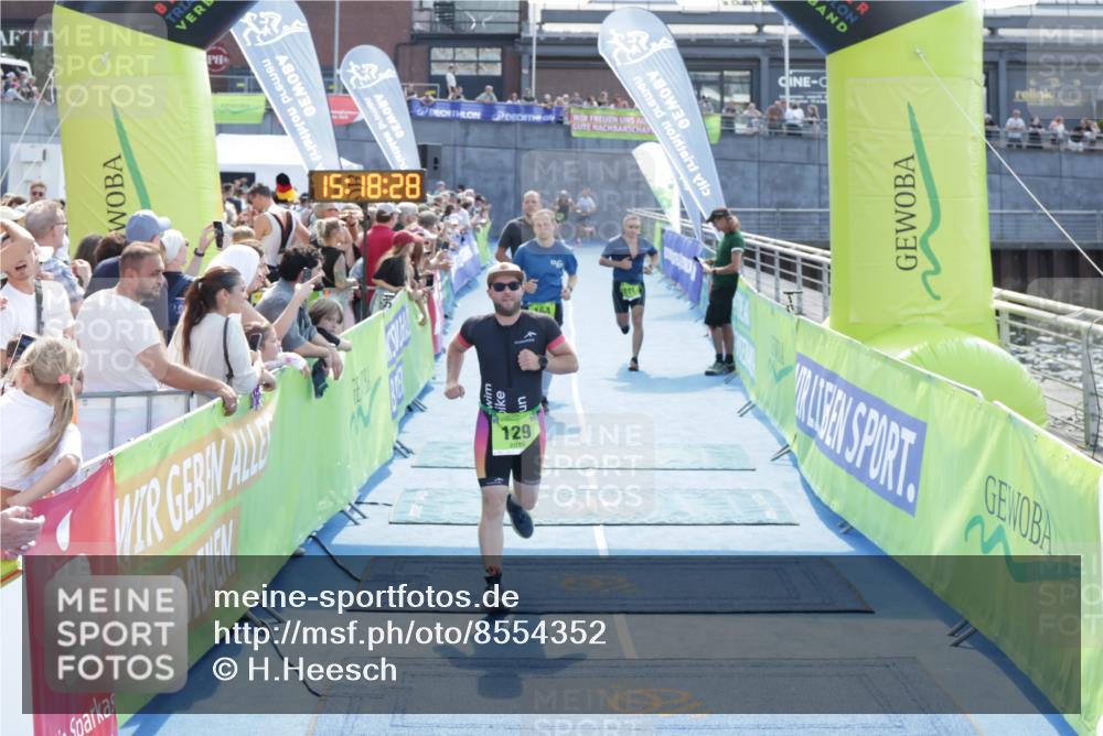 10.08.2025 - GEWOBA Citytriathlon Bremen H.Heesch http://msf.ph/oto/8554352 10.08.2025 15:18:32 Ziel 121, 129, 164, 201 meine-sportfotos.de