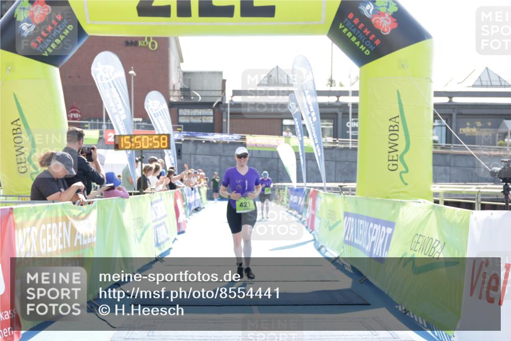 10.08.2025 - GEWOBA Citytriathlon Bremen H.Heesch http://msf.ph/oto/8554441 10.08.2025 15:51:02 Ziel 140, 419, 421 meine-sportfotos.de