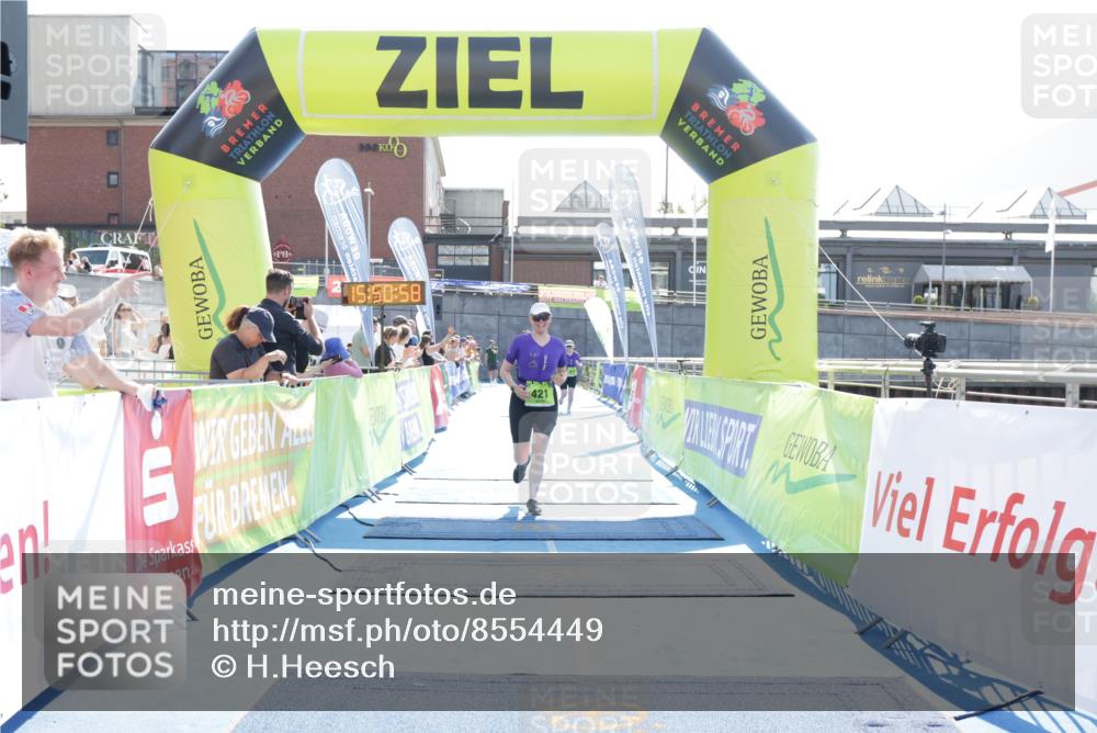 10.08.2025 - GEWOBA Citytriathlon Bremen H.Heesch http://msf.ph/oto/8554449 10.08.2025 15:51:02 Ziel 140, 419, 421 meine-sportfotos.de