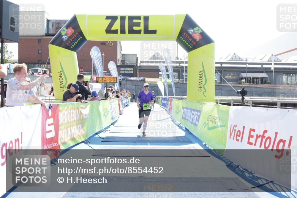 10.08.2025 - GEWOBA Citytriathlon Bremen H.Heesch http://msf.ph/oto/8554452 10.08.2025 15:51:02 Ziel 140, 419, 421 meine-sportfotos.de