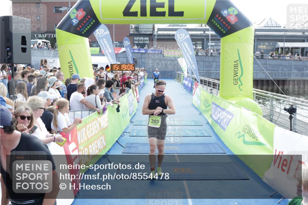 10.08.2025 - GEWOBA Citytriathlon Bremen H.Heesch http://msf.ph/oto/8554478 10.08.2025 15:19:10 Ziel 263 meine-sportfotos.de